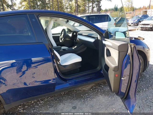 7SAYGAEEXNF553999 Tesla Model Y Long Range Dual Motor All-wheel Drive