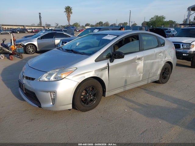 Toyota Prius Two 2014 JTDKN3DU7E0383838 Image 2