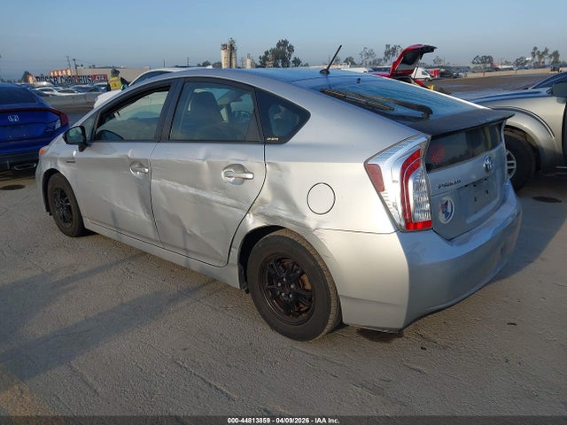 Toyota Prius Two 2014 JTDKN3DU7E0383838 Image 3