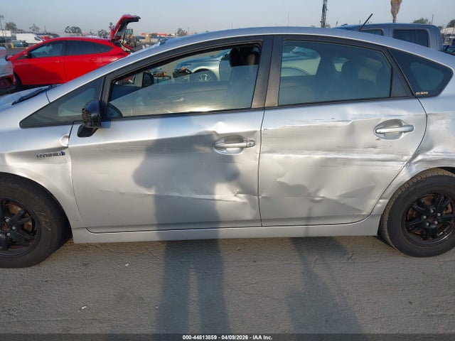 Toyota Prius Two 2014 JTDKN3DU7E0383838 Image 6