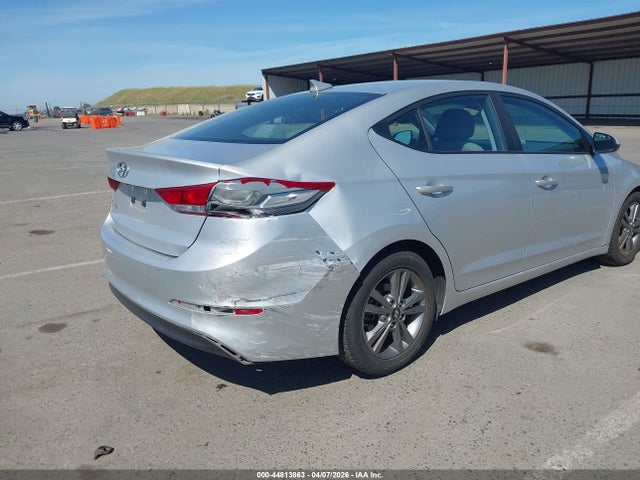 5NPD84LF3JH216690 Hyundai ELANTRA SEL
