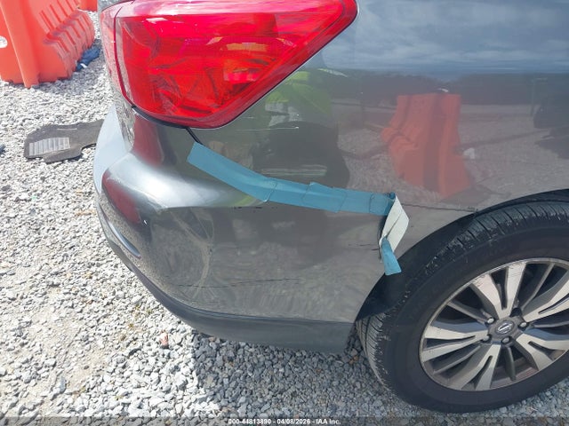 5N1DR2MN9JC640972 Nissan Pathfinder S