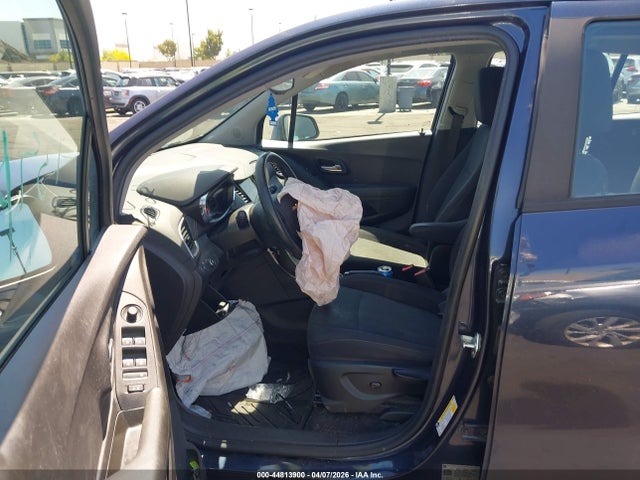 3GNCJKSB6KL203721 Chevrolet TRAX LS