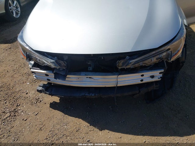 JTDEPRAE4LJ038703 Toyota COROLLA LE