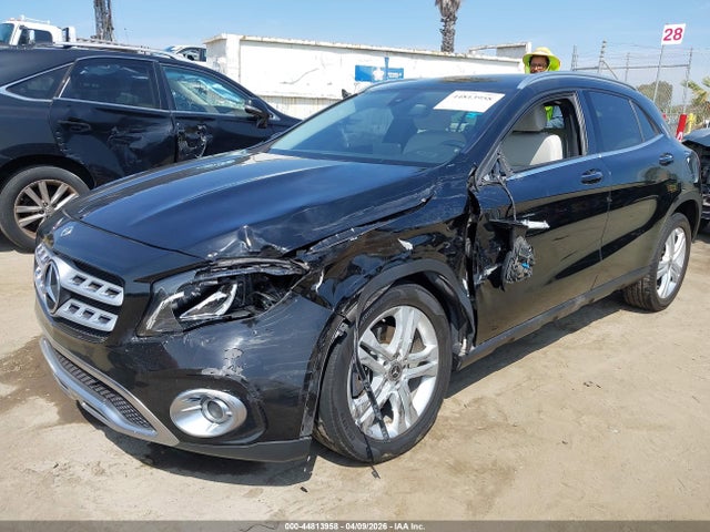 WDCTG4GB1KU001431 Mercedes-Benz Gla 250 4matic