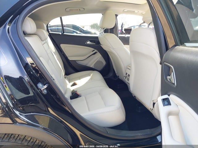 WDCTG4GB1KU001431 Mercedes-Benz Gla 250 4matic