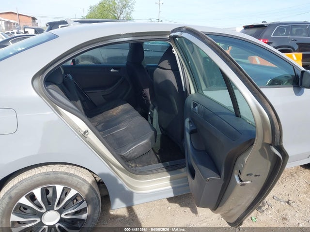 3VWD17AJ7EM259746 Volkswagen Jetta 1.8t Se