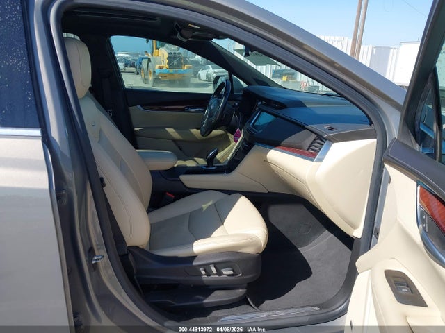 1GYKNCRS3JZ153558 Cadillac XT5 LUXURY
