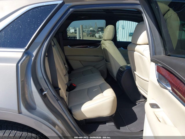 1GYKNCRS3JZ153558 Cadillac XT5 LUXURY