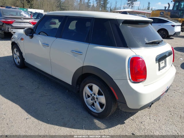 2017 MINI HARDTOP WMWXU1C39H2F92903 Photo 2
