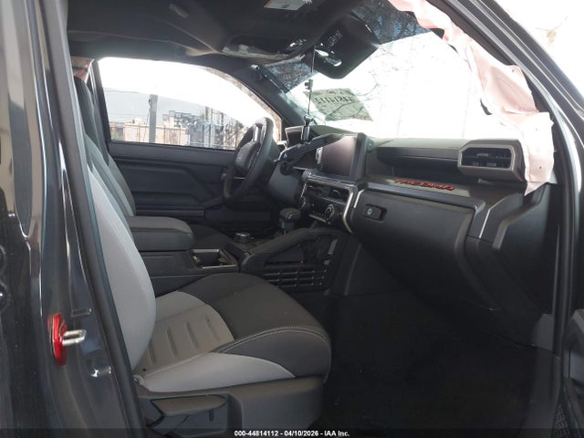 2025 Toyota Tacoma Trd Off Road მანქანა იყიდება აუქციონზე, vin: 3TMLB5JN7SM208438, აუქციონის ნომერი: 44814112