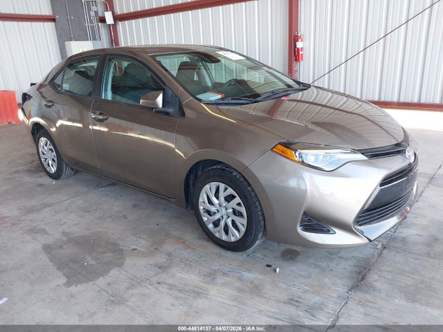 Toyota COROLLA LE 2019 5YFBURHE6KP876016 zdjęcie główne