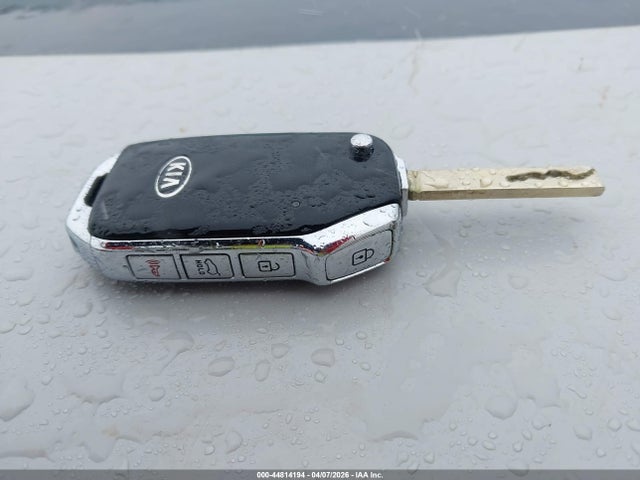 KIA SOUL LX 2020 KNDJ23AUXL7076001 Image 11