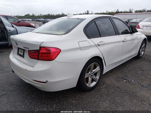 2014 BMW 320I WBA3B1C50EK131877 Photo 3