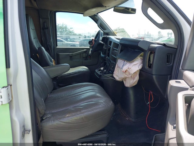 1GCWGBFF2H1113693 Chevrolet Express 2500 Work Van
