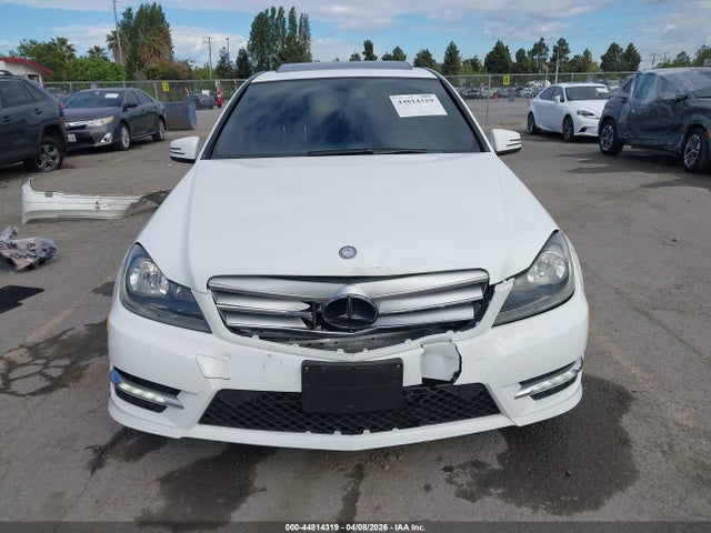 Продажа на аукционе авто 2013 Mercedes-benz C 300 Sport 4matic, vin: WDDGF8ABXDR268735, номер лота: 44814319