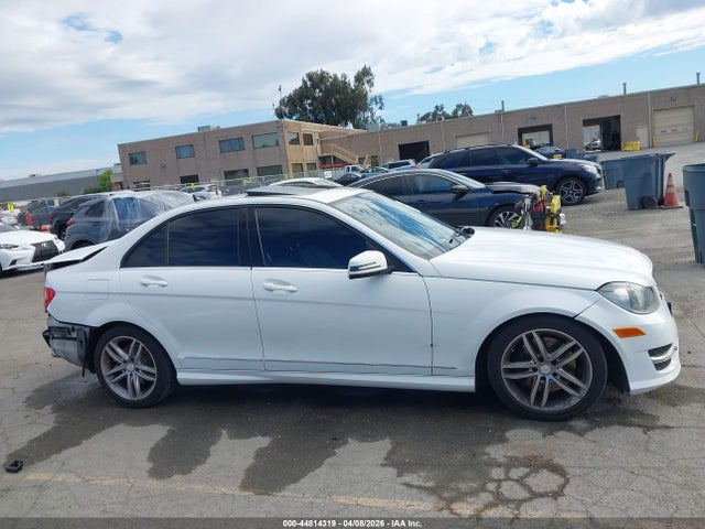 Продажа на аукционе авто 2013 Mercedes-benz C 300 Sport 4matic, vin: WDDGF8ABXDR268735, номер лота: 44814319