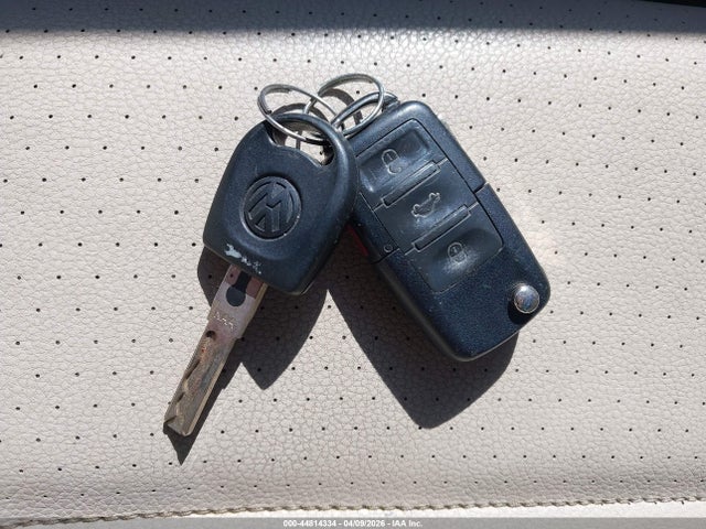 44814334 :رقم المزاد ، WVWAA71F28V010511 vin ، 2008 Volkswagen Eos Komfort/turbo مزاد بيع