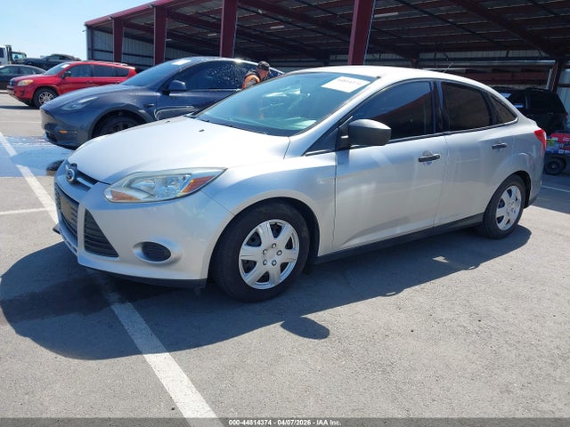 Ford FOCUS S 2014 1FADP3E27EL363870 Image 2