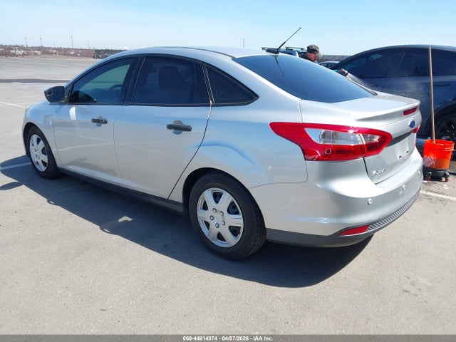 Ford FOCUS S 2014 1FADP3E27EL363870 Image 3
