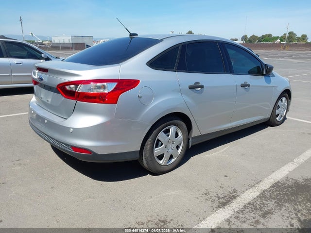 Ford FOCUS S 2014 1FADP3E27EL363870 Image 4