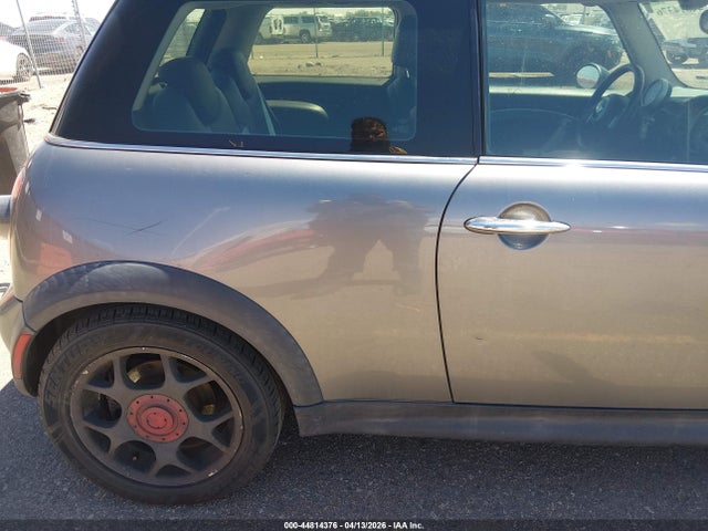 2002 MINI COOPER S WMWRE334X2TD56451 Photo 5