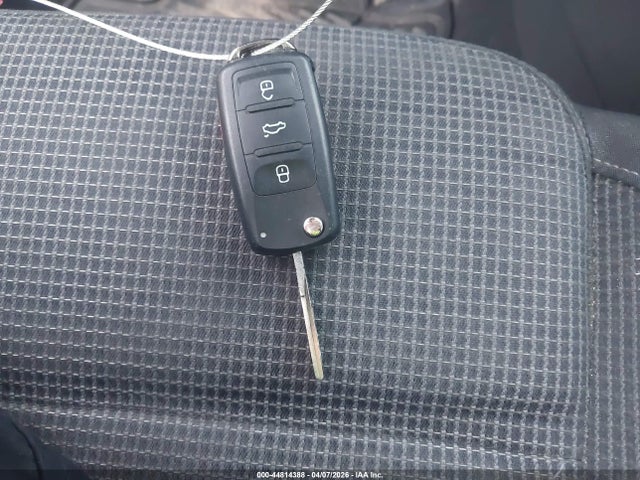 Продаж на аукціоні авто 2011 Volkswagen Golf 2.5l 2-door, vin: WVWAB7AJ1BW215692, номер лоту: 44814388