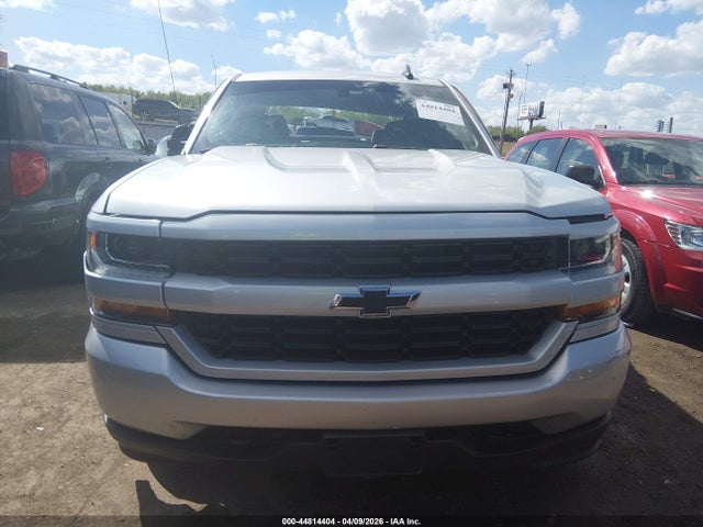 Продажа на аукционе авто 2018 Chevrolet Silverado 1500 Custom, vin: 1GCRCPEH7JZ267901, номер лота: 44814404