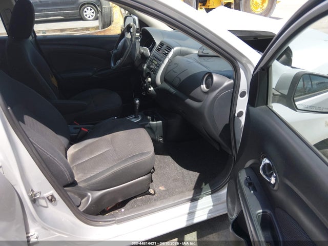 3N1CN7AP4EK461983 Nissan Versa 1.6 Sv