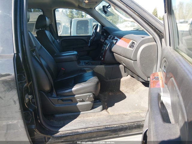2011 CHEVROLET TAHOE 1GNSCBE05BR203427 Photo 4