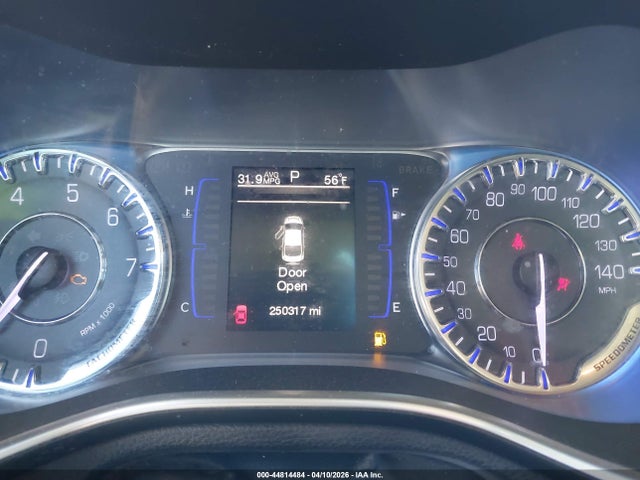 Продажа на аукционе авто 2015 Chrysler 200 Limited, vin: 1C3CCCAB5FN553958, номер лота: 44814484