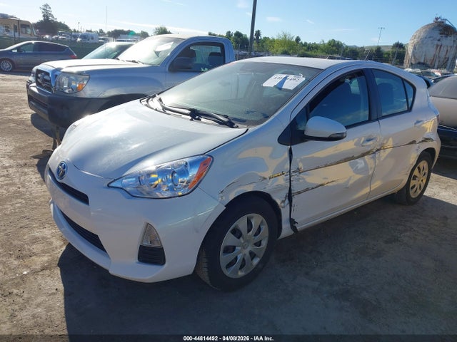 JTDKDTB33E1566676 Toyota Prius C Three