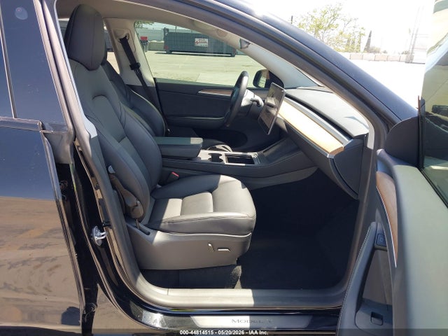 44814515 :رقم المزاد ، 7SAYGDED6SA376997 vin ، 2025 Tesla Model Y Long Range Dual Motor Rear-wheel Drive مزاد بيع