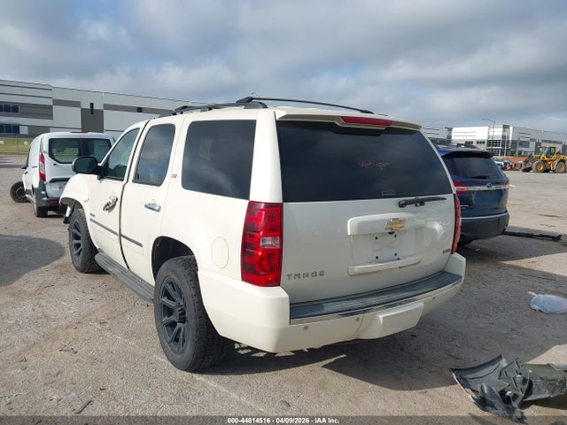 44814516 :رقم المزاد ، 1GNSKCE00BR384672 vin ، 2011 Chevrolet Tahoe Ltz مزاد بيع