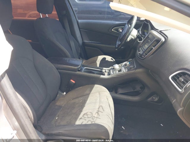 Продаж на аукціоні авто 2015 Chrysler 200 Limited, vin: 1C3CCCAB4FN739717, номер лоту: 44814518