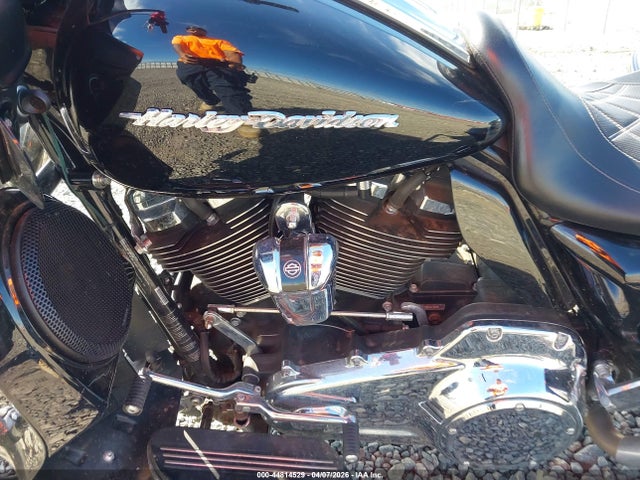 2019 HARLEY-DAVIDSON FLTRX 1HD1KHC13KB613303 Photo 8