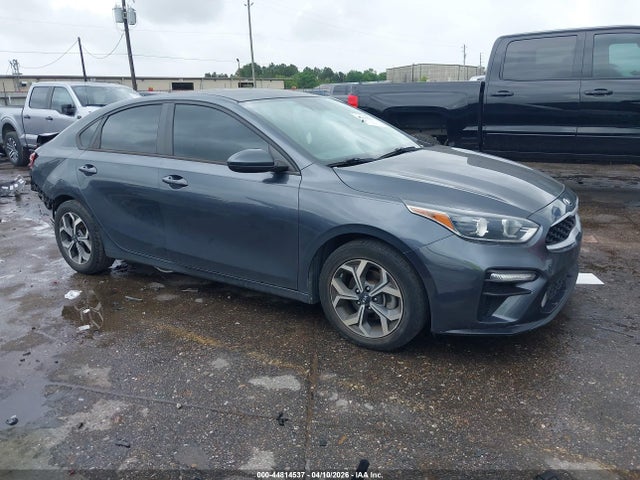 2020 Kia Forte Lxs მანქანა იყიდება აუქციონზე, vin: 3KPF24AD3LE256741, აუქციონის ნომერი: 44814537