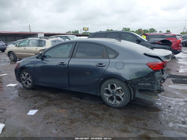 2020 Kia Forte Lxs მანქანა იყიდება აუქციონზე, vin: 3KPF24AD3LE256741, აუქციონის ნომერი: 44814537