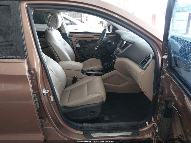 2016 Hyundai Tucson Limited მანქანა იყიდება აუქციონზე, vin: KM8J33A20GU055527, აუქციონის ნომერი: 44814608