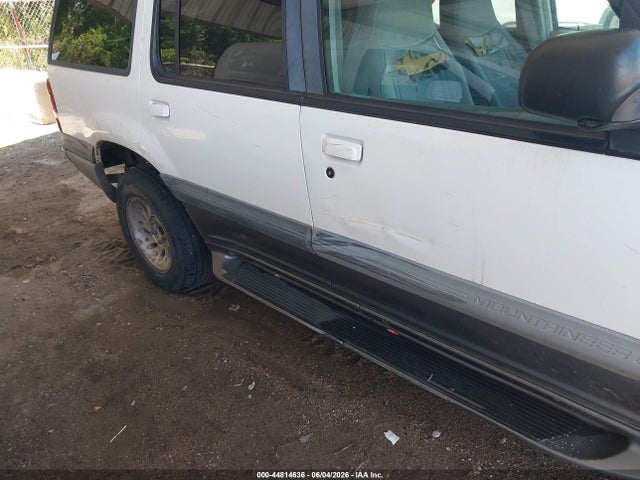 1998 Mercury Mountaineer მანქანა იყიდება აუქციონზე, vin: 4M2ZU52P2WUJ10272, აუქციონის ნომერი: 44814636