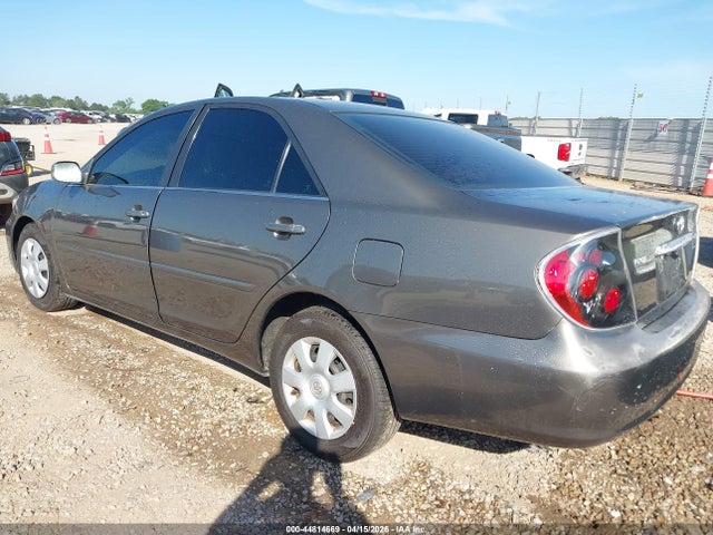2003 Toyota Camry Le მანქანა იყიდება აუქციონზე, vin: 4T1BE32K83U656563, აუქციონის ნომერი: 44814669