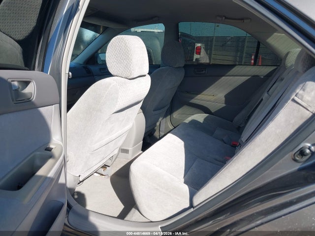 2003 Toyota Camry Le მანქანა იყიდება აუქციონზე, vin: 4T1BE32K83U656563, აუქციონის ნომერი: 44814669