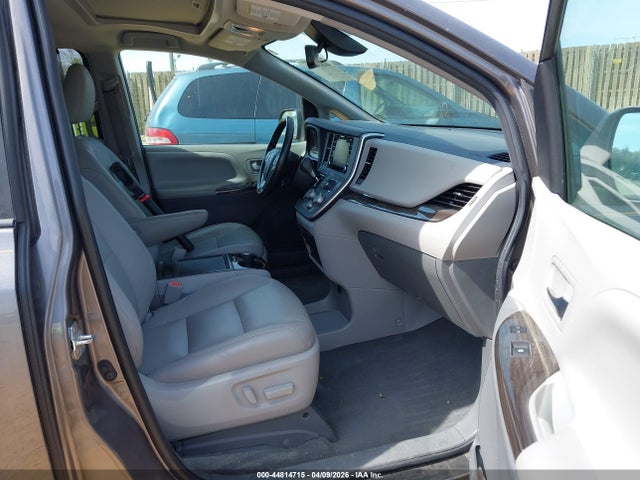2020 TOYOTA SIENNA 5TDYZ3DCXLS025665 Photo 4