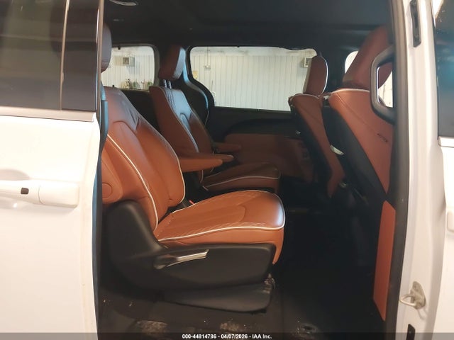 44814786 :رقم المزاد ، 2C4RC3PG6TR166942 vin ، 2026 Chrysler Pacifica Pinnacle Awd مزاد بيع