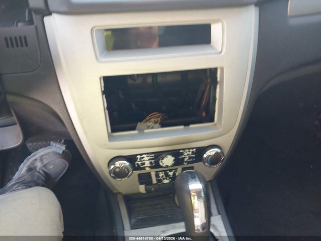 44814790 :رقم المزاد ، 3FAHP0HG7AR231694 vin ، 2010 Ford Fusion Se مزاد بيع