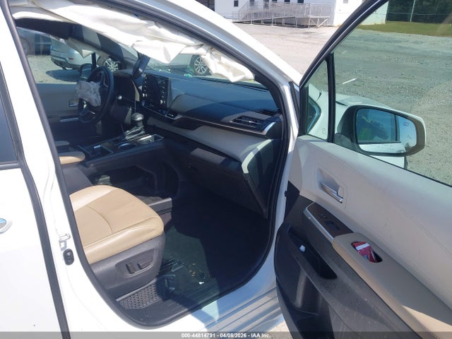 44814791 :رقم المزاد ، 5TDYRKEC0NS106234 vin ، 2022 Toyota Sienna Xle مزاد بيع