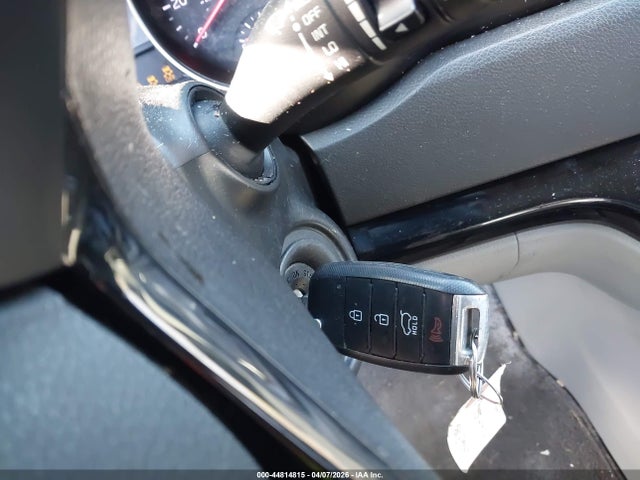 2015 Kia Sedona Lx მანქანა იყიდება აუქციონზე, vin: KNDMB5C16F6041168, აუქციონის ნომერი: 44814815