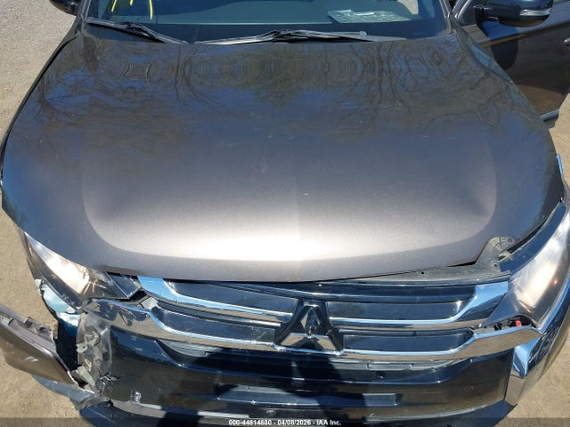 Продаж на аукціоні авто 2018 Mitsubishi Outlander Le, vin: JA4AD3A34JZ018267, номер лоту: 44814880