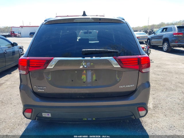 Продаж на аукціоні авто 2018 Mitsubishi Outlander Le, vin: JA4AD3A34JZ018267, номер лоту: 44814880