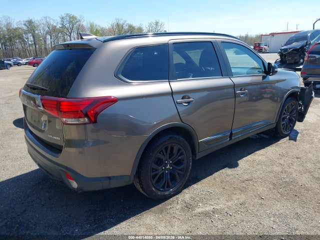 Продаж на аукціоні авто 2018 Mitsubishi Outlander Le, vin: JA4AD3A34JZ018267, номер лоту: 44814880
